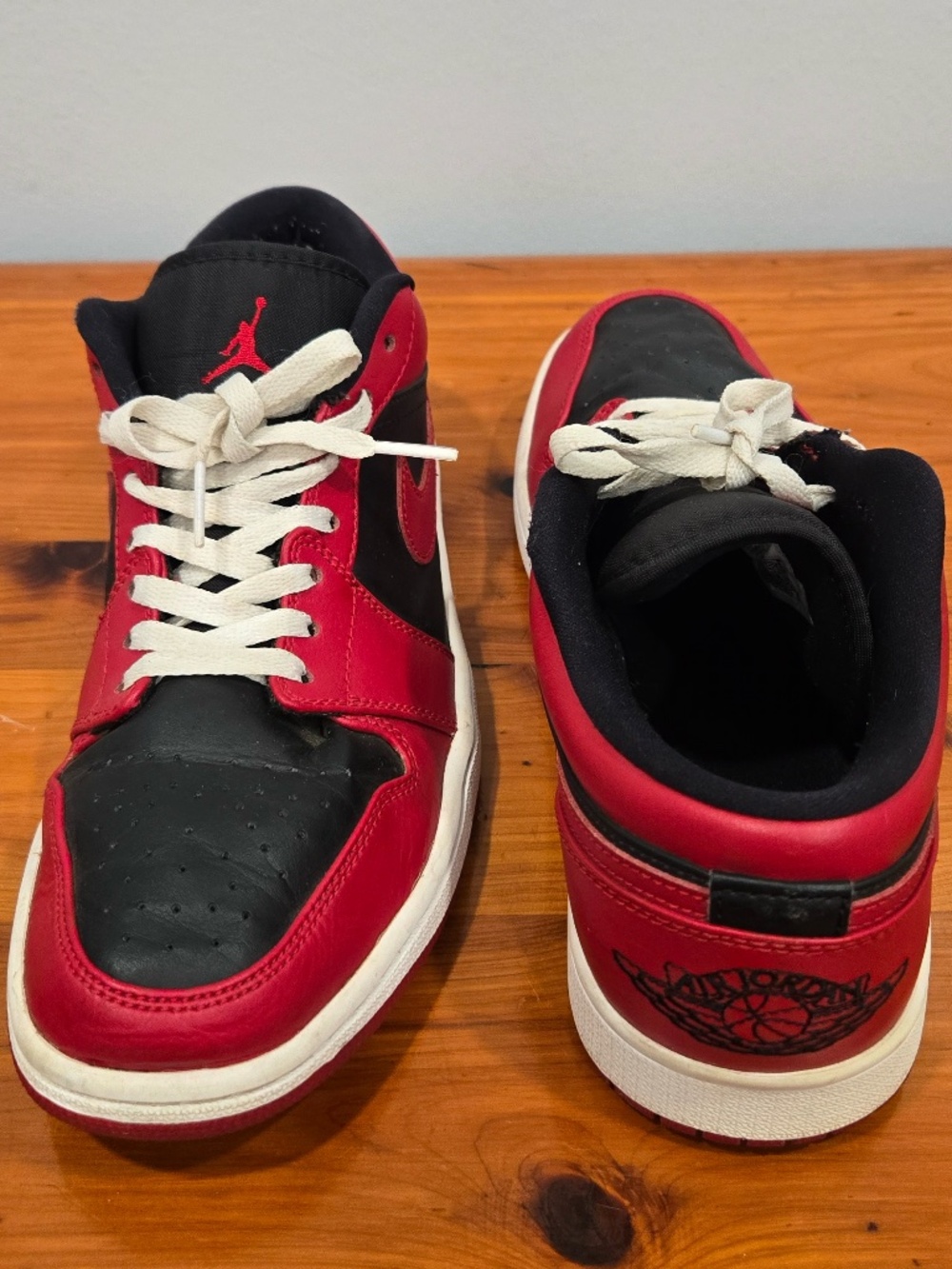 Nike Air Jordan 1 Low "Reverse Bred" Men's Size 8.5/Women's Size 10 (553558-606)